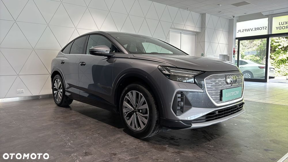 Audi Q4 e-tron - 8