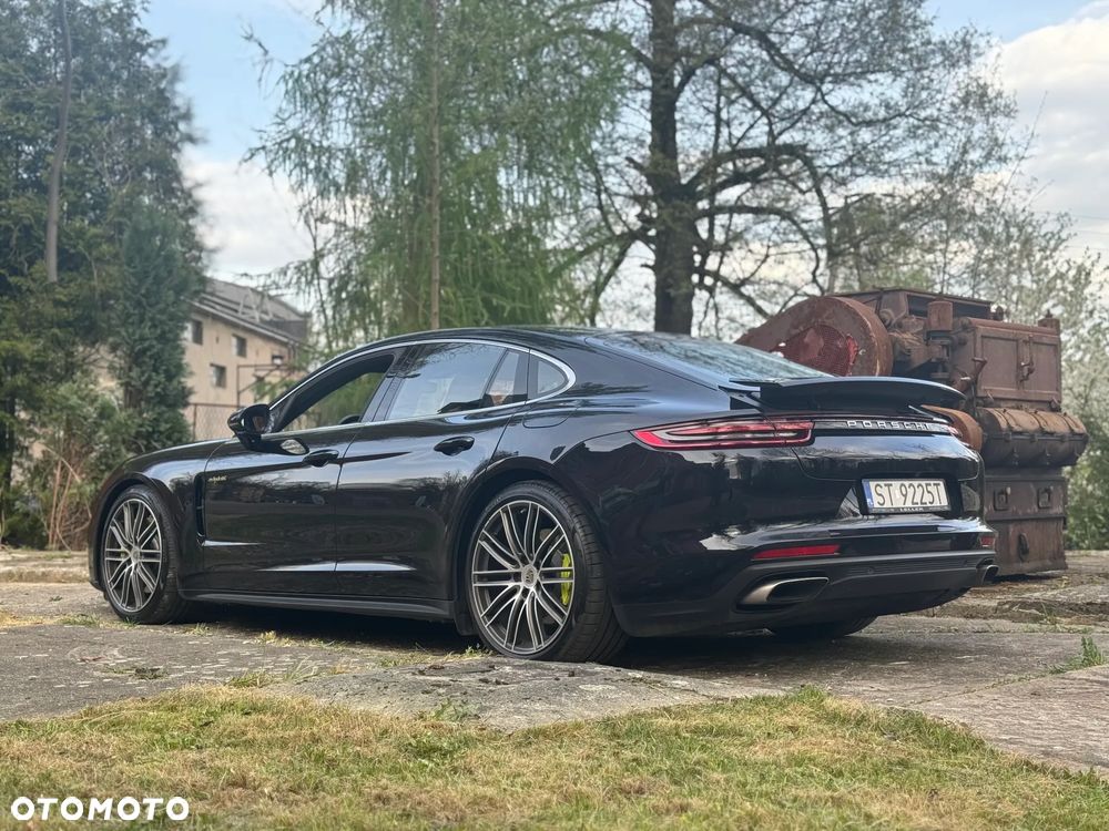 Porsche Panamera 4 E-Hybrid - 8