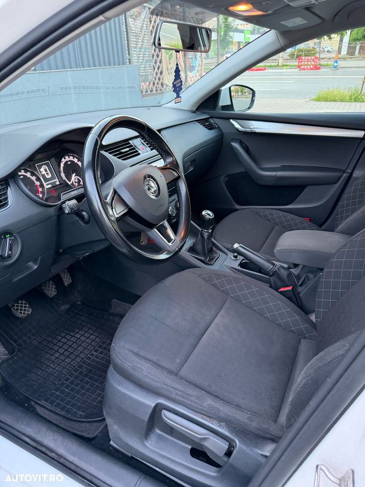 Skoda Octavia 1.6 TDI Drive - 7