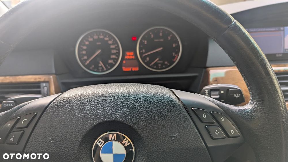 BMW Seria 5 525xi - 8