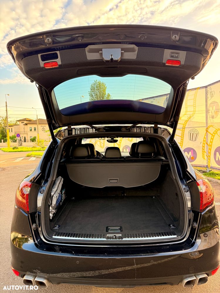 Porsche Cayenne - 17