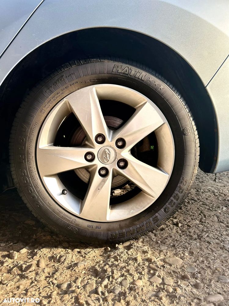 Hyundai Elantra 1.6 MPi - 18