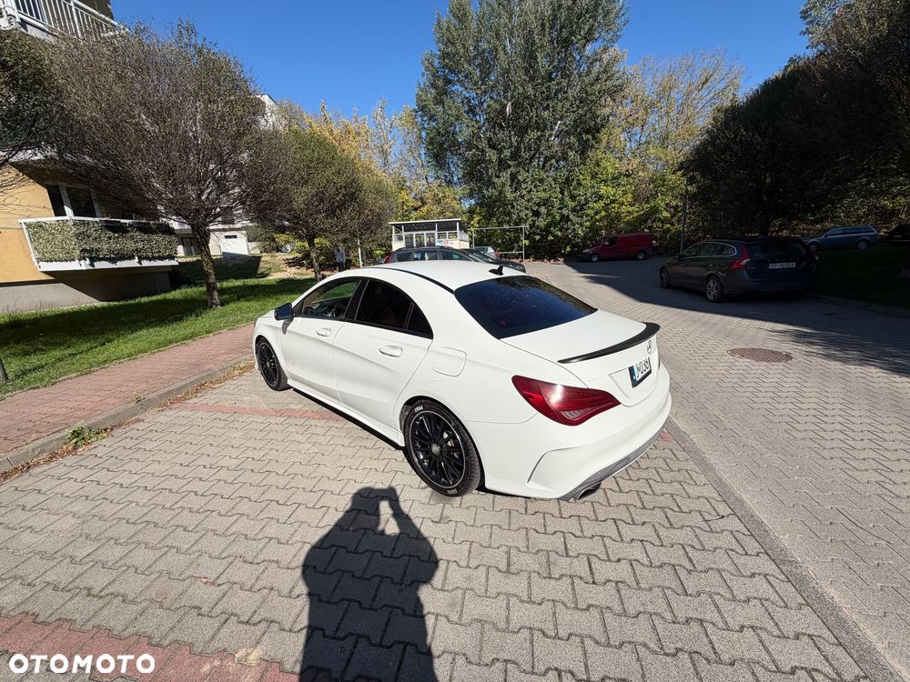 Mercedes-Benz CLA 250 7G-DCT Urban - 3