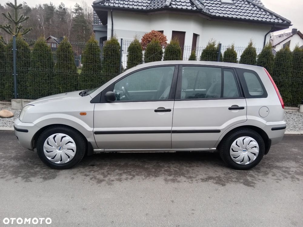 Ford Fusion 1.4 Ambiente - 17