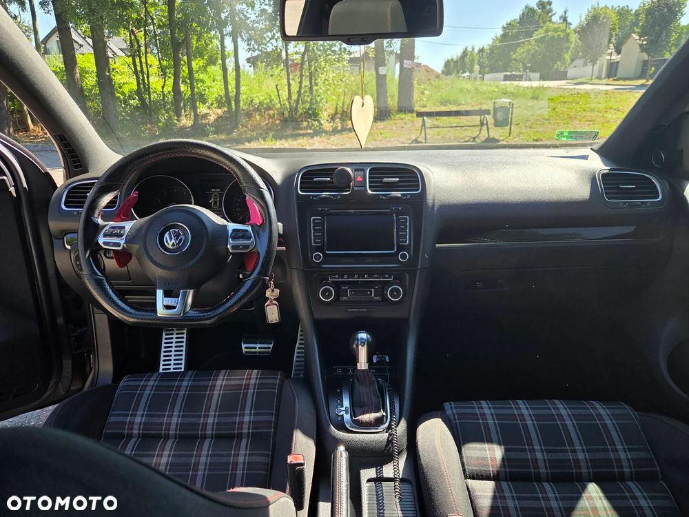 Volkswagen Golf - 8