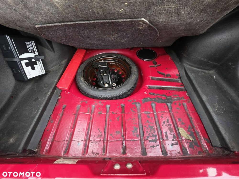 Volkswagen Jetta 1.3 GL - 26