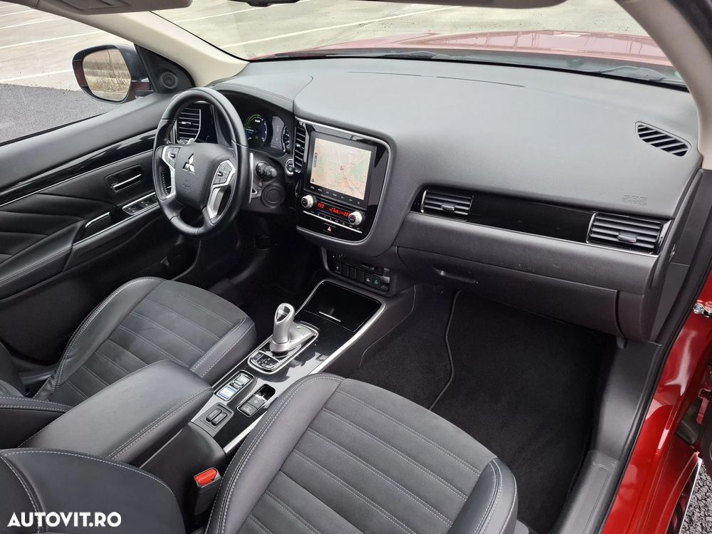 Mitsubishi Outlander PHEV 2.4 L 4X4 Instyle+ - 8