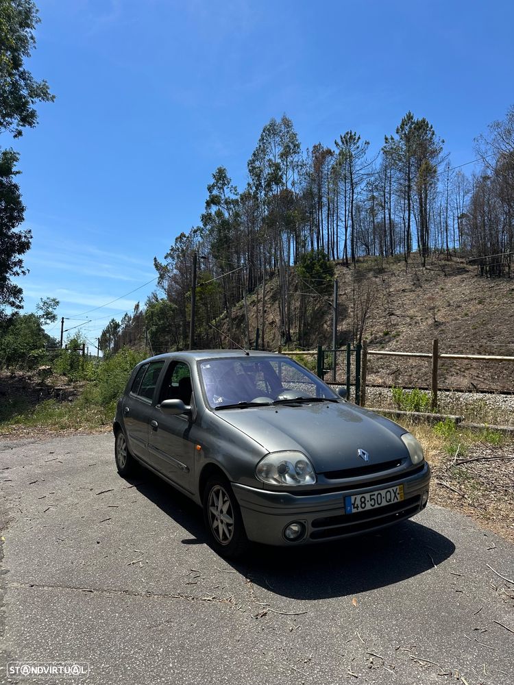 Renault Clio 1.9 DTi RXE - 1
