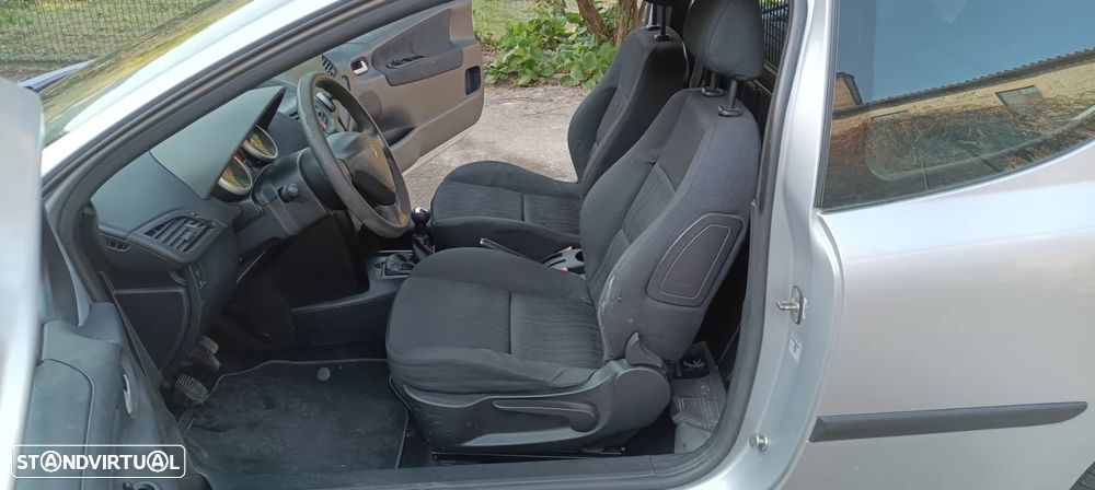 Peugeot 207 - 7