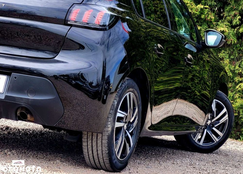 Peugeot 208 - 18