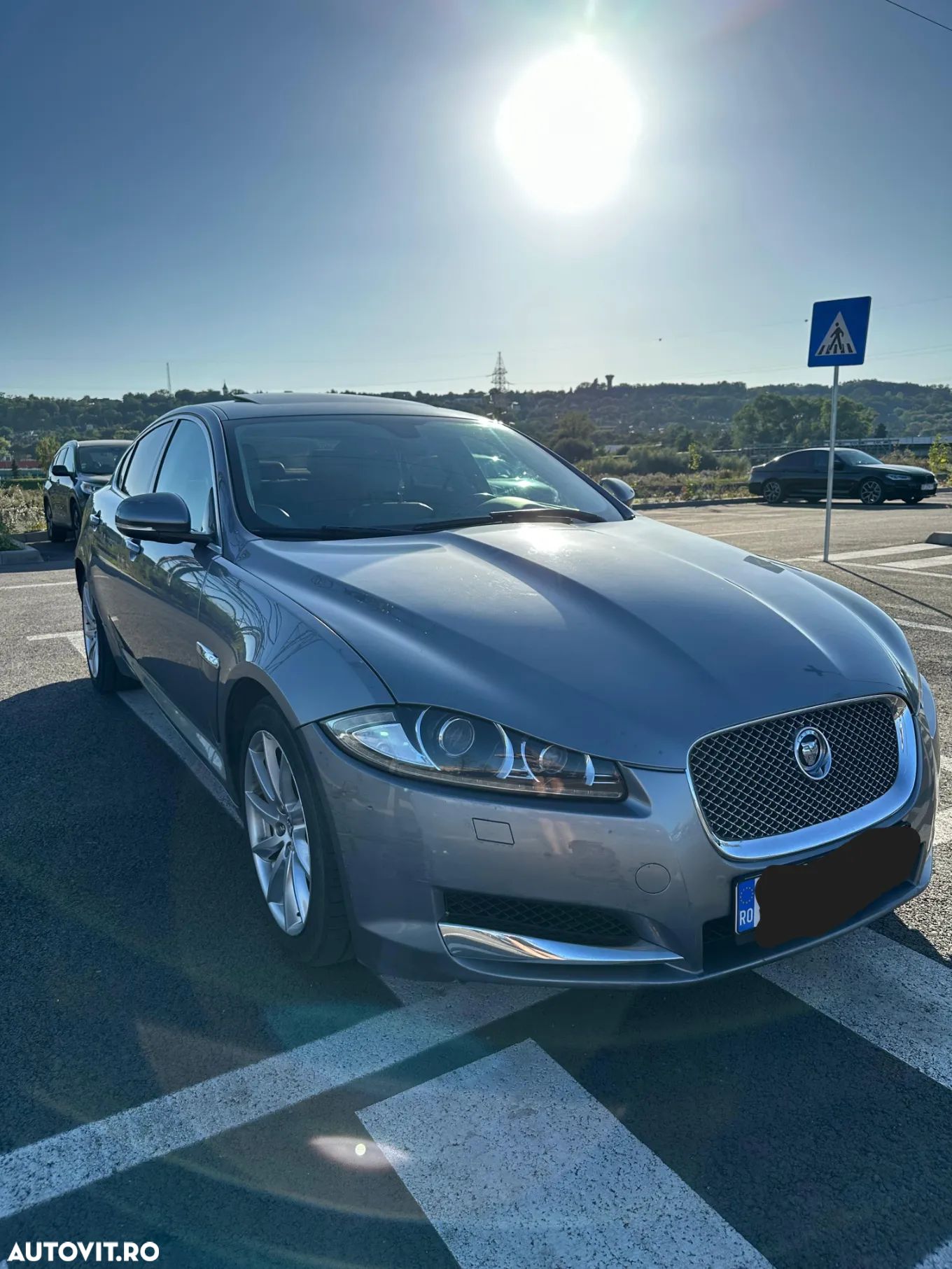 Jaguar XF 2.2D Luxury - 1