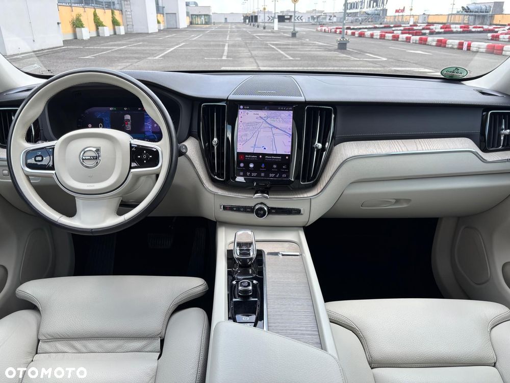 Volvo XC 60 B4 D Plus Bright - 18