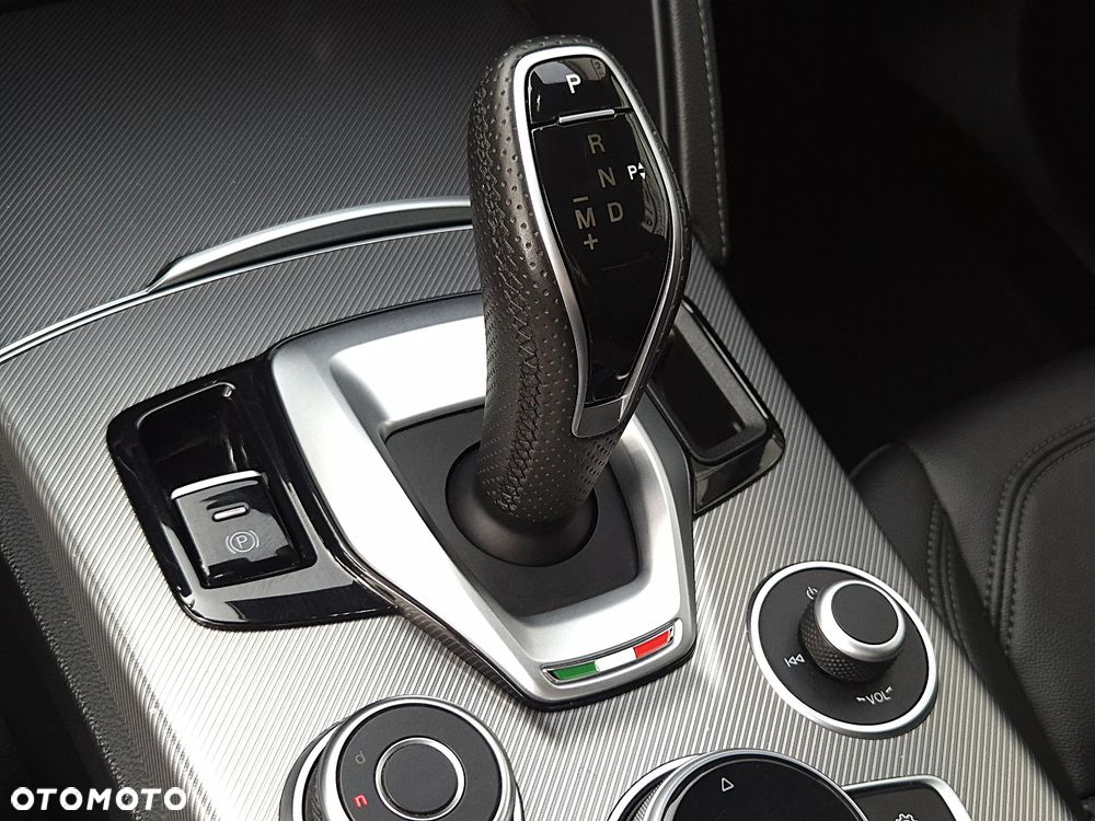 Alfa Romeo Stelvio 2.0 Turbo Sprint Q4 - 17