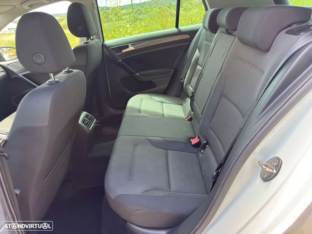 VW Golf 1.0 TSI R-Line - 25