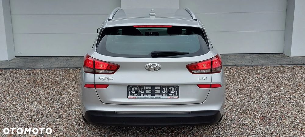 Hyundai i30 1.0 T-GDI Family - 8