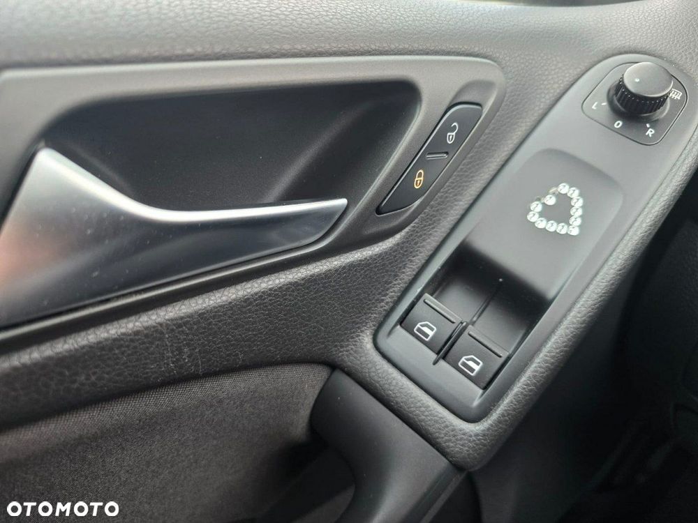 Volkswagen Golf - 33