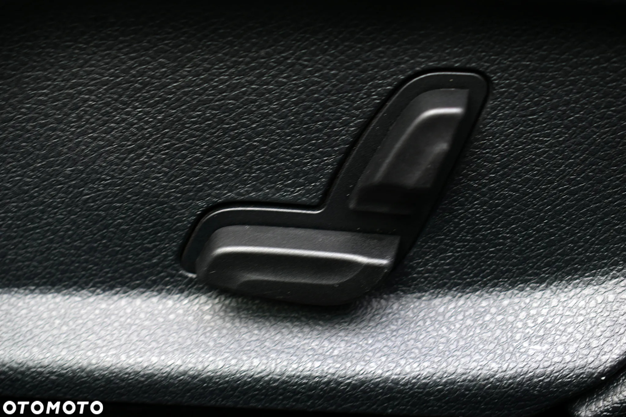Mercedes-Benz Klasa E 220 d AMG - 21