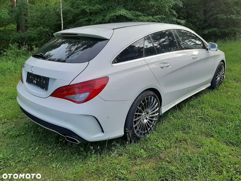 Mercedes-Benz CLA Shooting Brake 180 AMG Line - 5