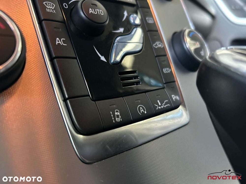 Volvo XC 60 D3 Geartronic Summum - 18