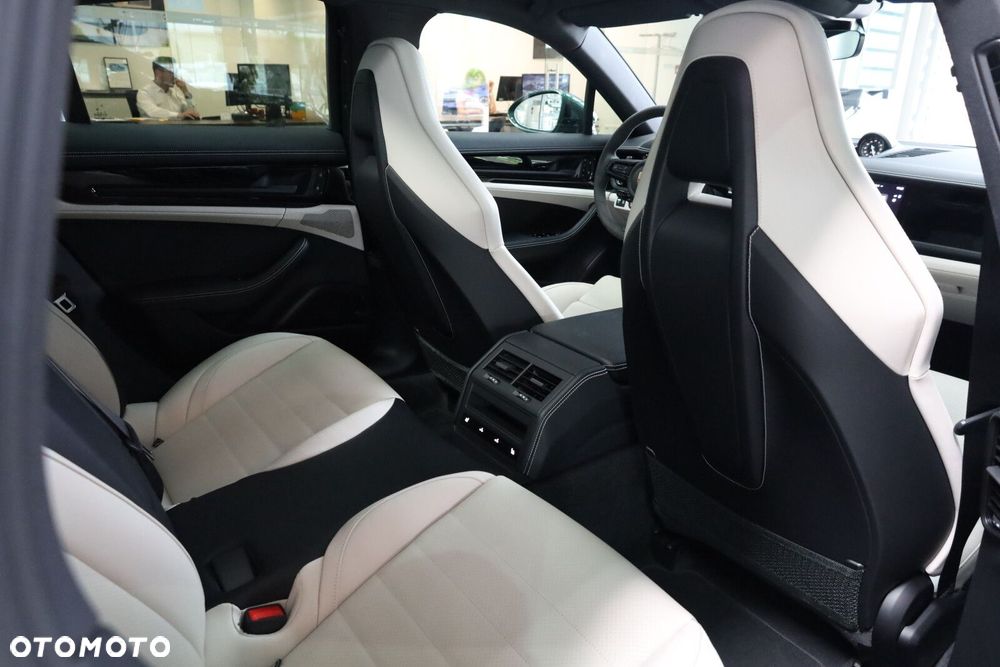 Porsche Panamera - 26