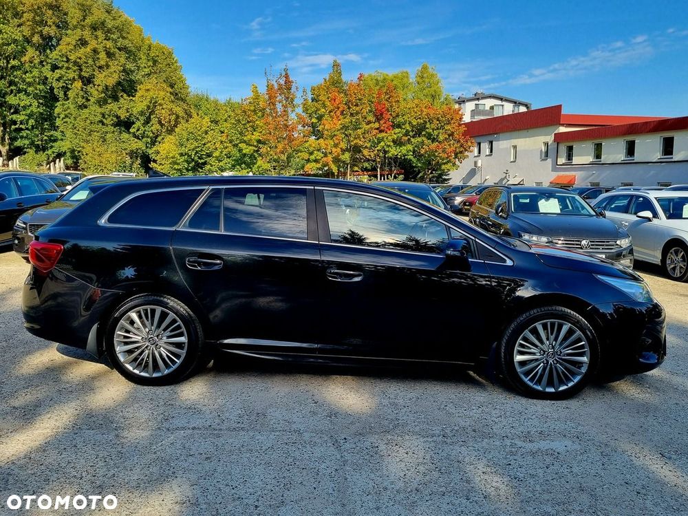 Toyota Avensis 2.0 D-4D Premium - 4