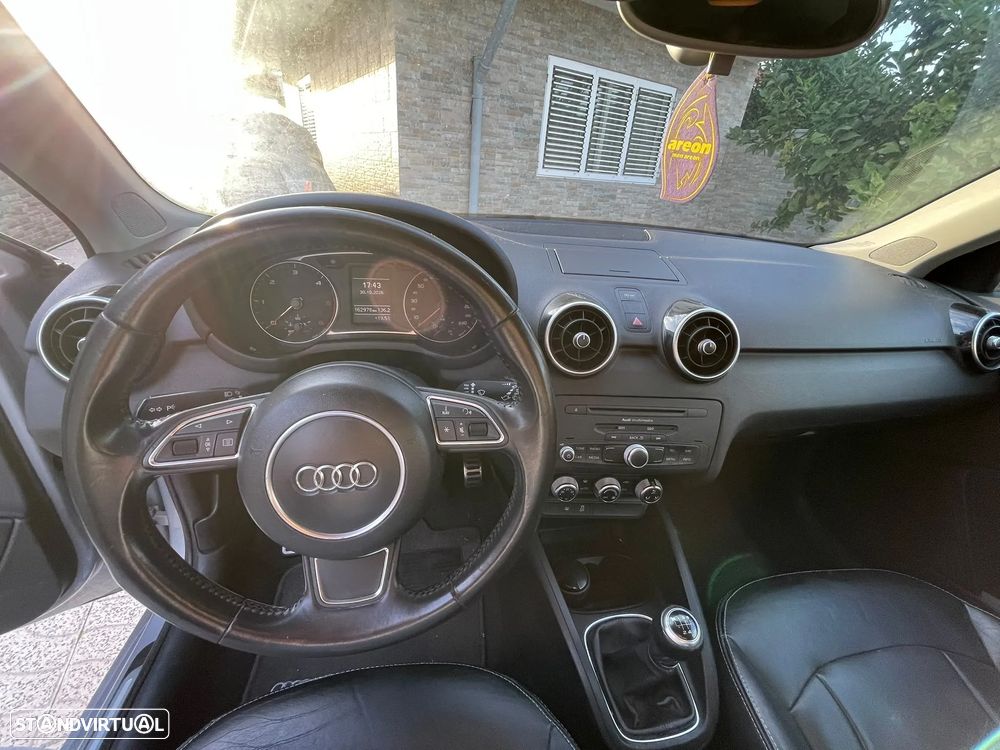 Audi A1 Sportback 1.6 TDI S-line - 16