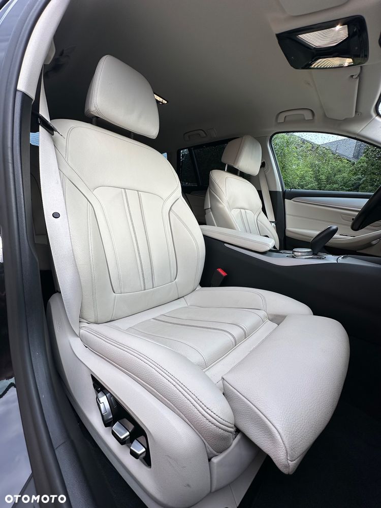 BMW Seria 5 520d Luxury Line sport - 11