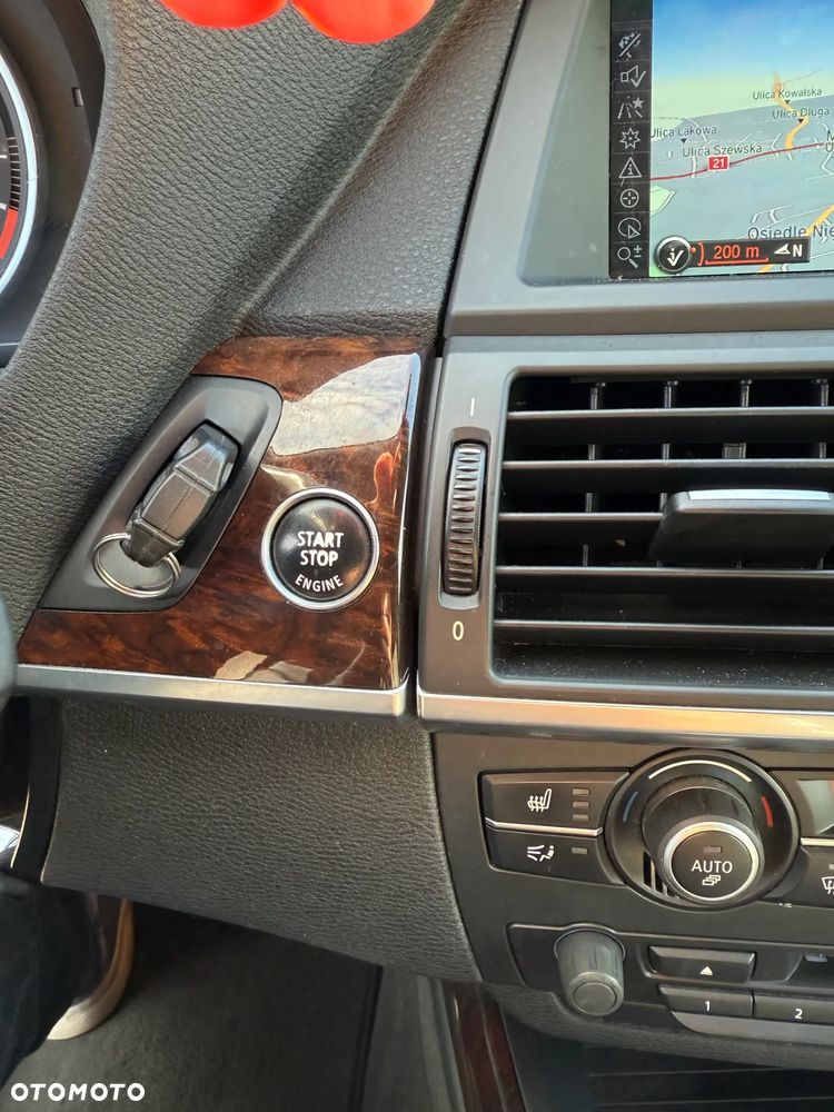 BMW X5 xDrive50i - 26