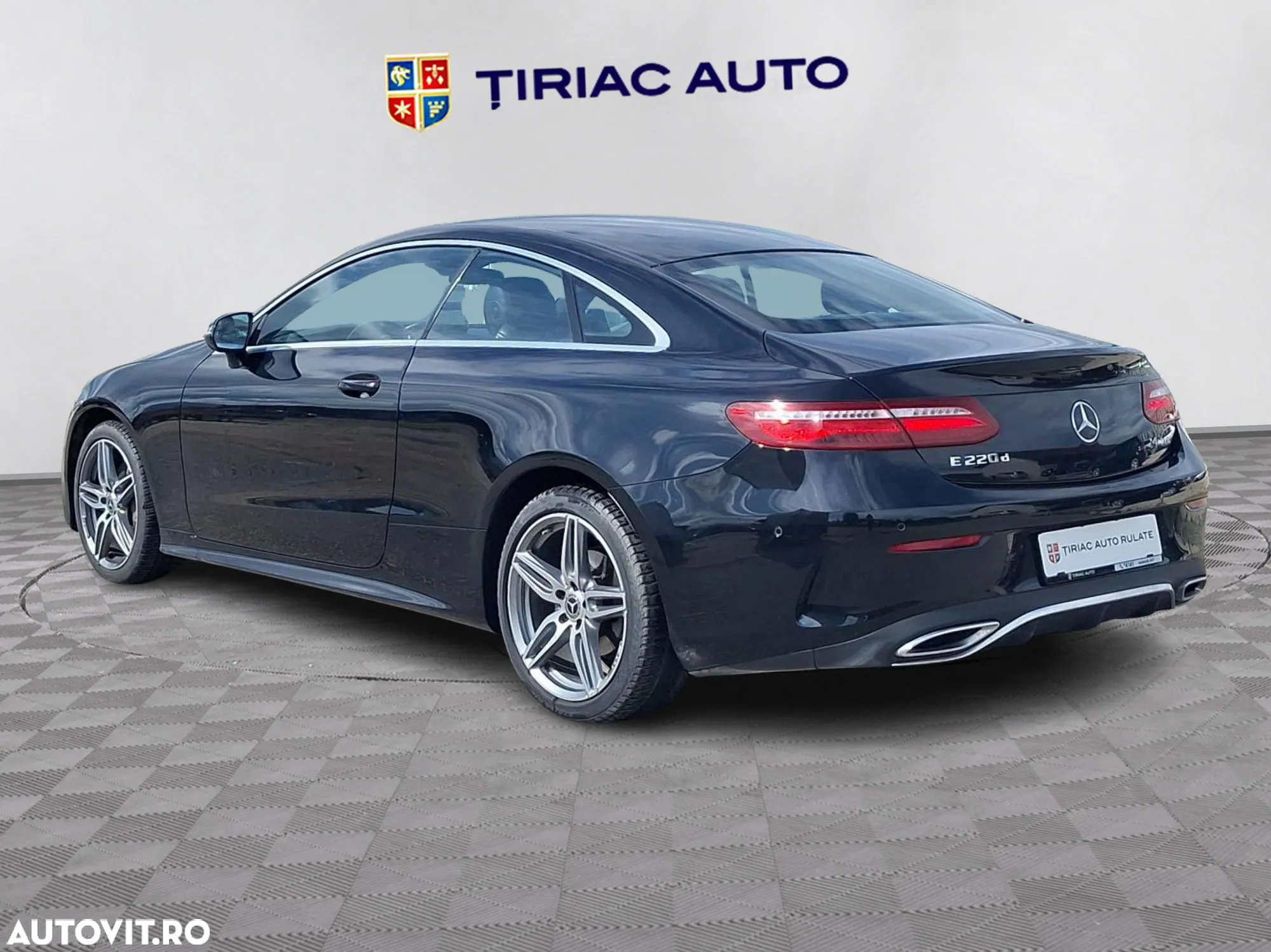 Mercedes-Benz E 220 d 4MATIC Coupe Aut. - 4
