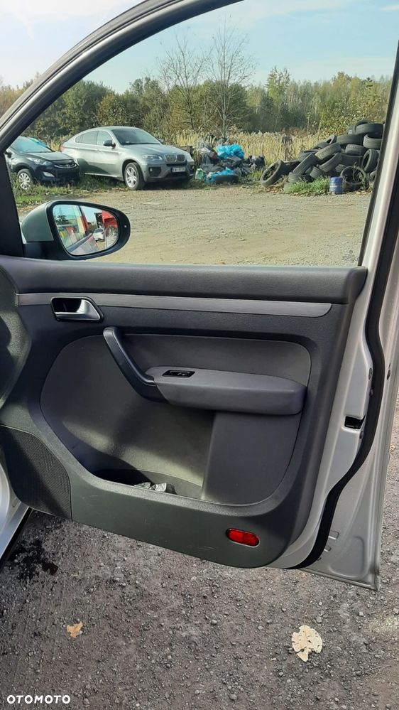 Volkswagen Touran 2.0 TDI DPF Cross - 8