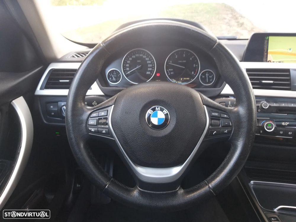 BMW 320 d Touring Advantage Auto - 15