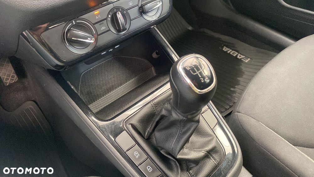 Skoda Fabia 1.0 Essence - 18