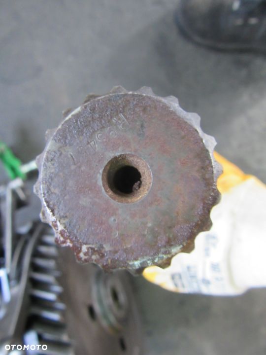 Przystawka przedniego napędu wałek RE47386 RE47384 R95449 John Deere 7600 7700 7800 - 2