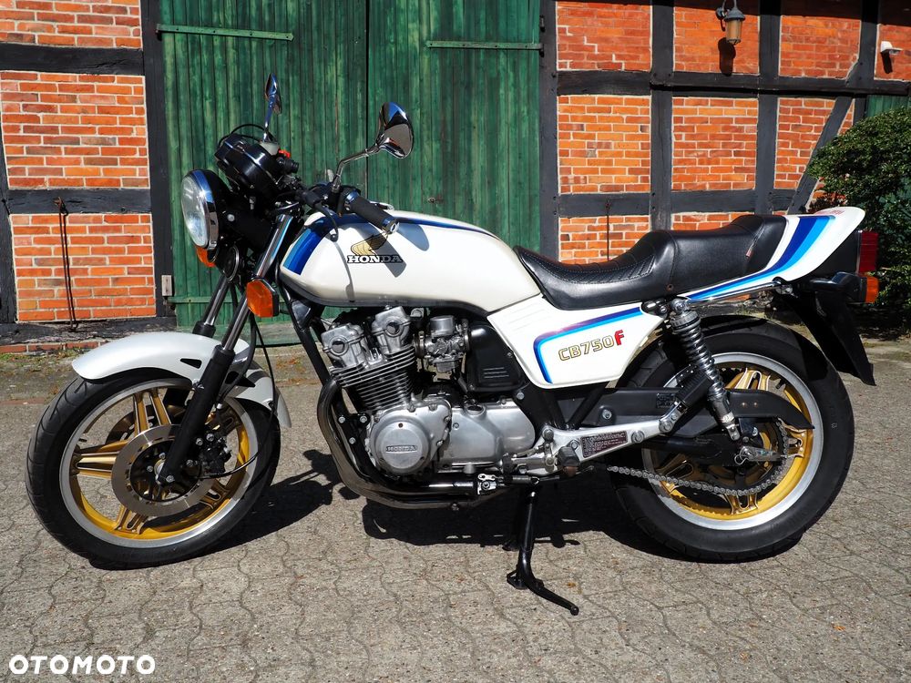 Honda CB - 2