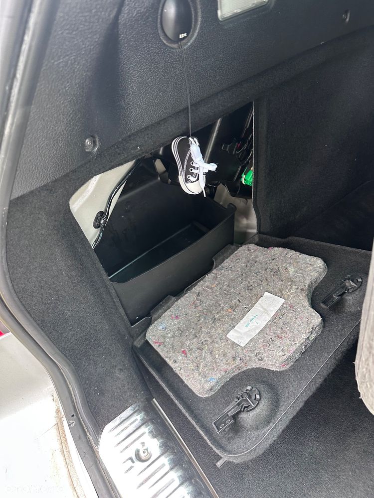 Peugeot 407 2.0 HDI Premium - 16