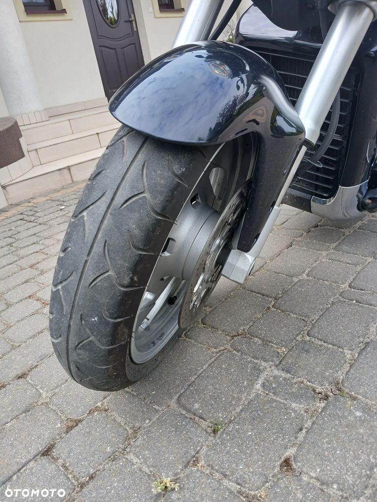 Suzuki Intruder - 4