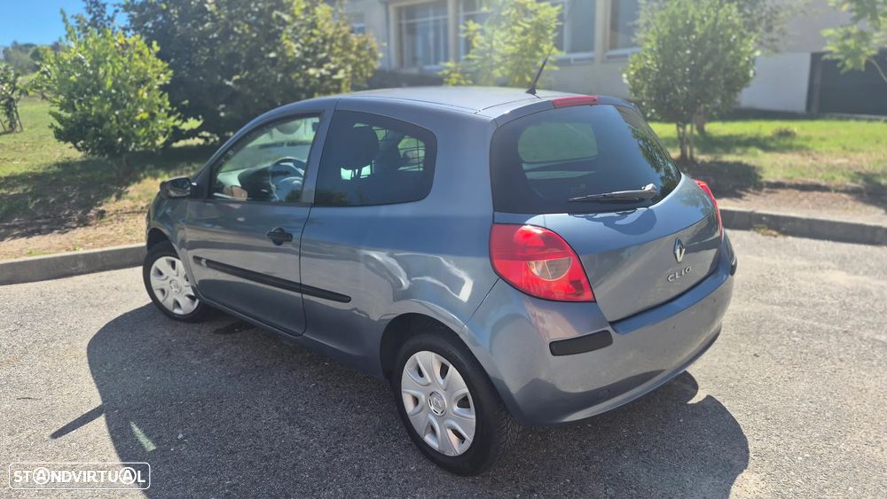 Renault Clio 1.5 dCi Dynamique S - 1