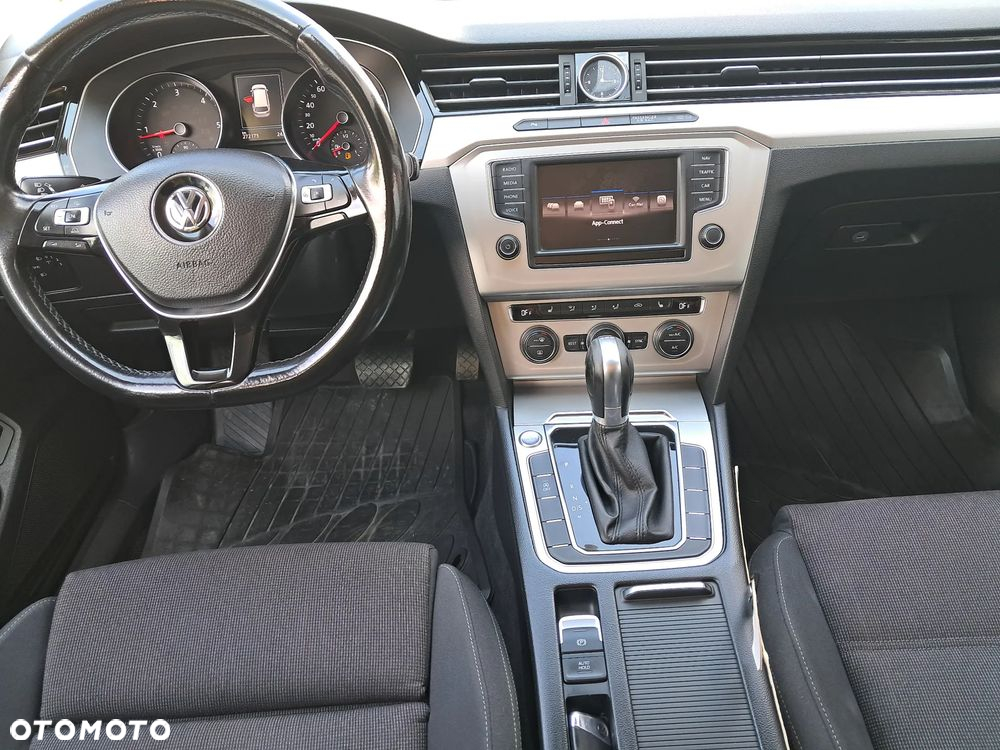 Volkswagen Passat Variant 2.0 TDI DSG (BlueMotion Technology) Comfortline - 22
