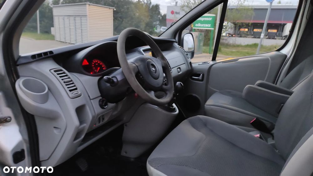 Opel Vivaro L2H1 2.9t - 15