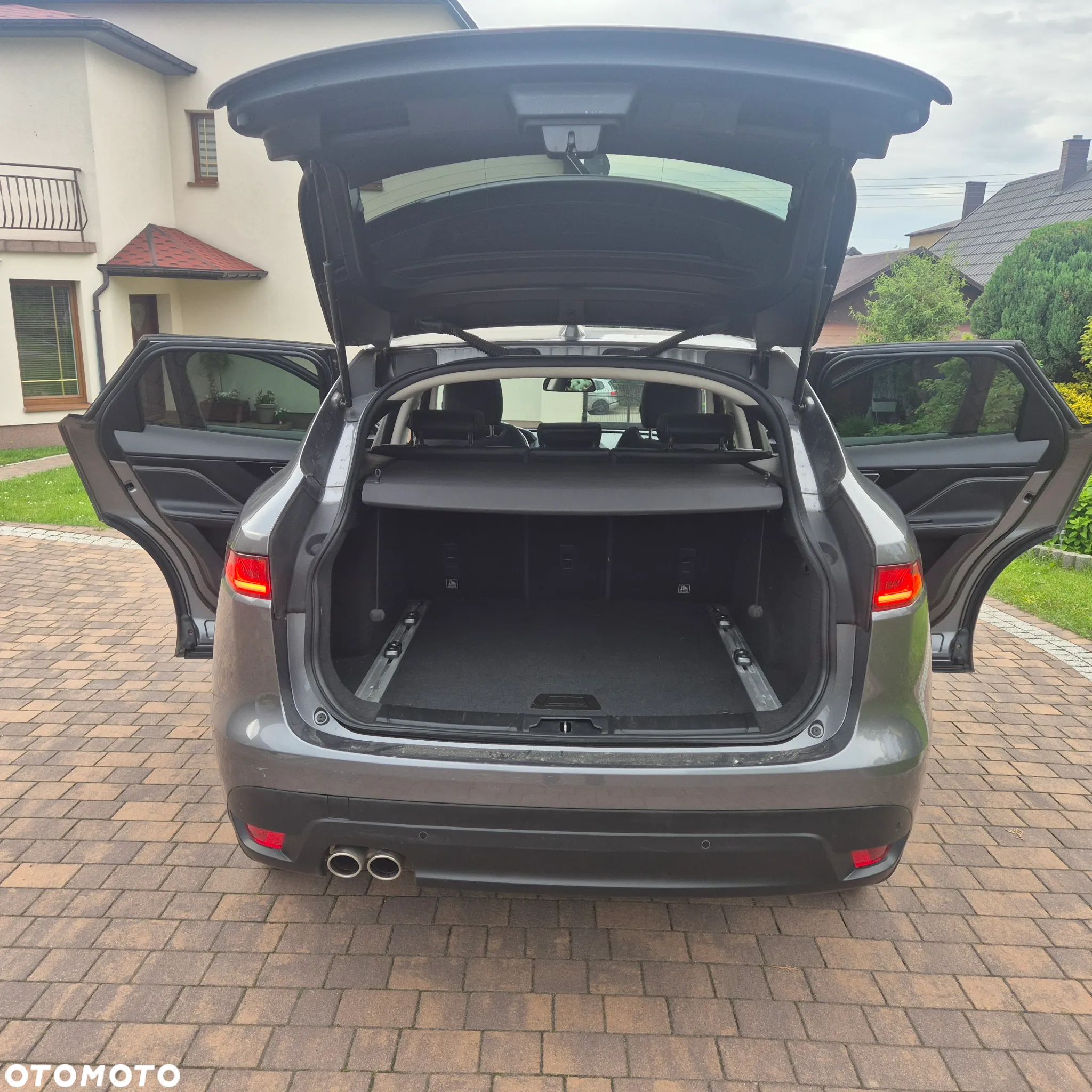 Jaguar F-Pace 2.0 i4D RWD R-Sport - 35