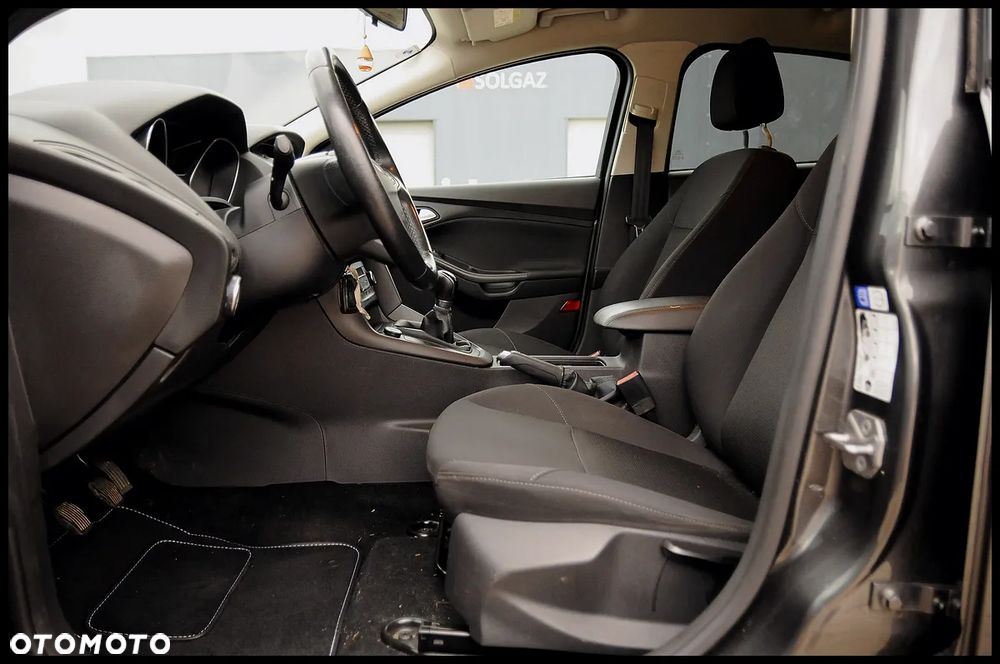 Ford Focus - 27