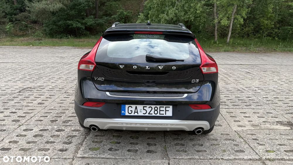 Volvo V40 Cross Country D3 Drive-E Momentum - 4