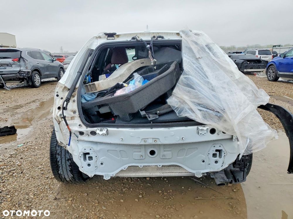 Lexus UX 250h - 6