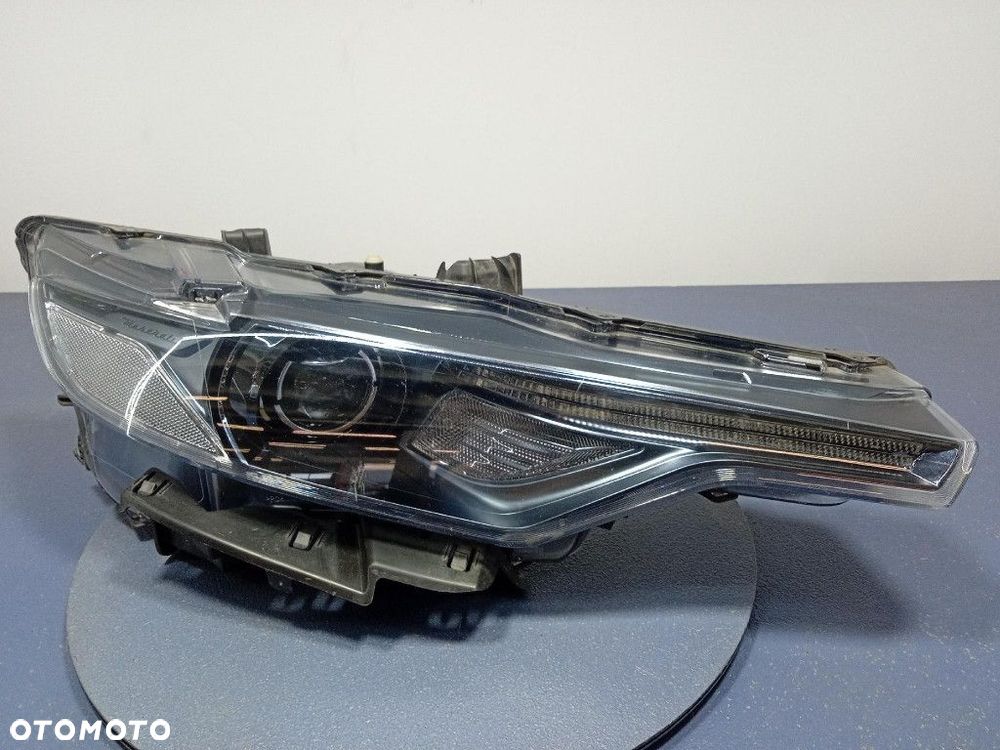 MASERATI LEVANTE REFLEKTOR PRAWY PRZÓD LAMPA PRZEDNIA XENON LED 670034638 - 1