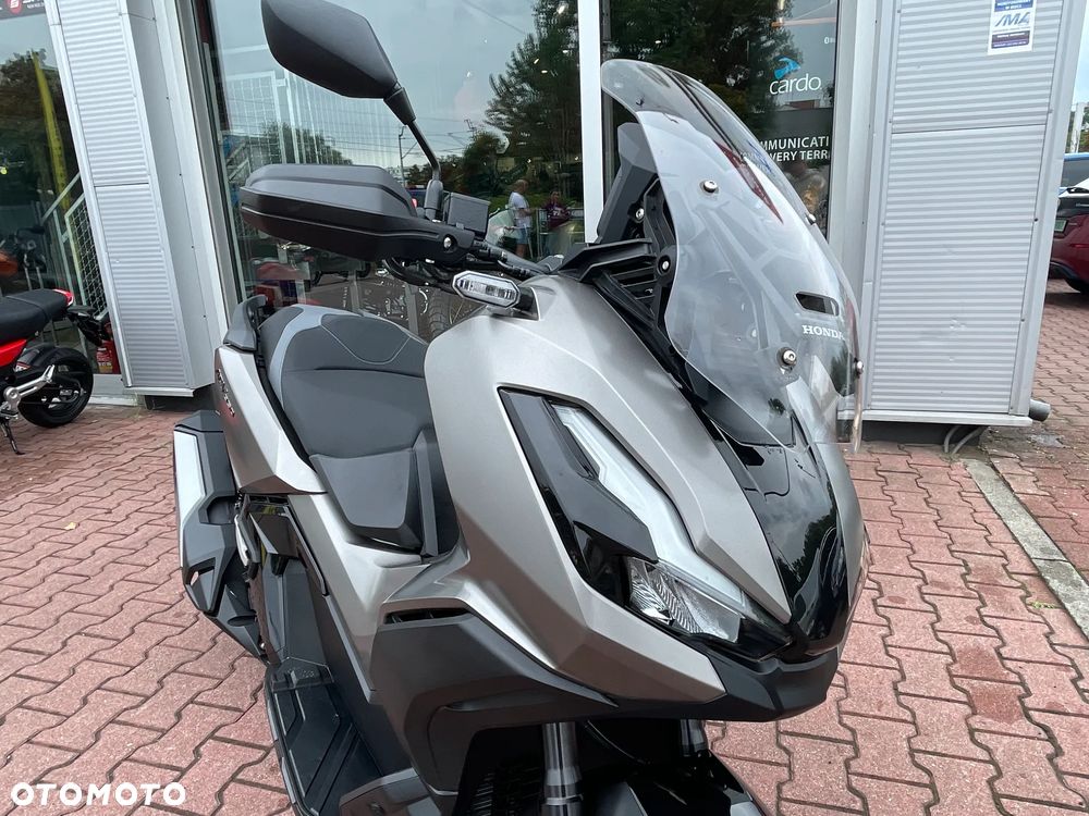 Honda ADV350 - 8