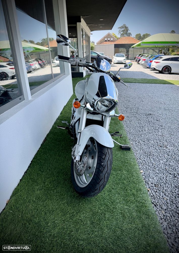 Suzuki Intruder M1800 R - 11