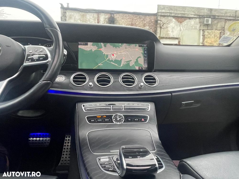 Mercedes-Benz E 220 d 4Matic T 9G-TRONIC Avantgarde - 18