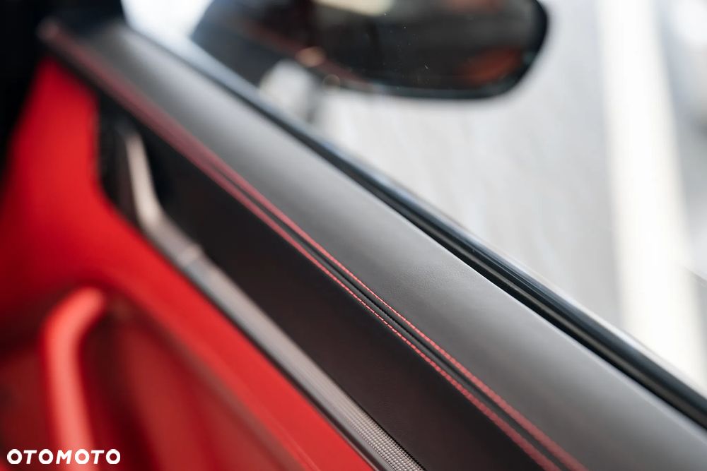 Porsche 911 Carrera - 11