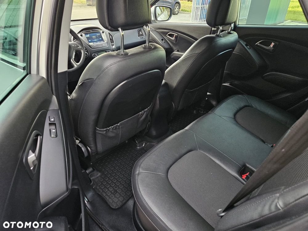 Hyundai ix35 1.6 2WD Fifa World Cup Edition - 17
