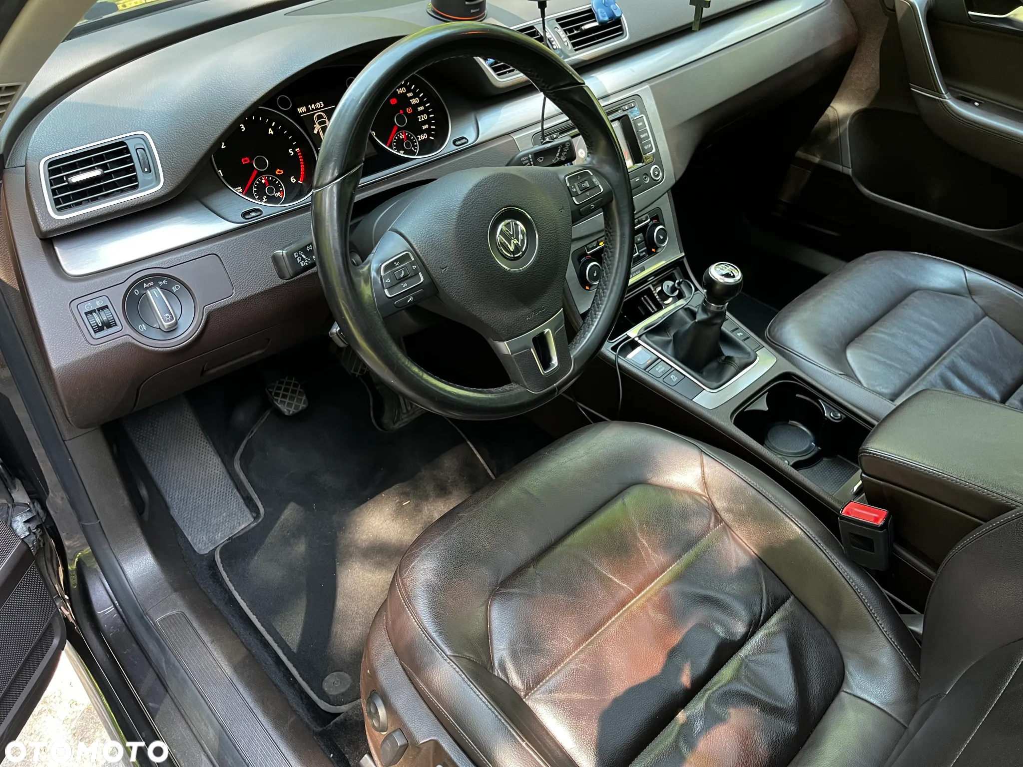 Volkswagen Passat Variant 1.6 TDI BlueMotion Technology Highline - 9